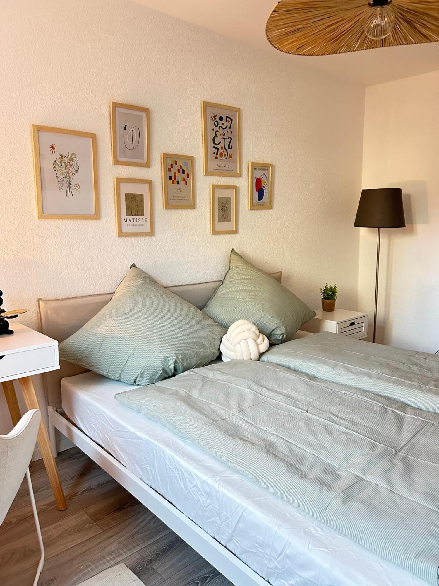 Modernes Designer-Apartment Fuer 7 Gaeste - 80Qm In Zentraler Lage, Self-Check-In Karlsruhe Buitenkant foto