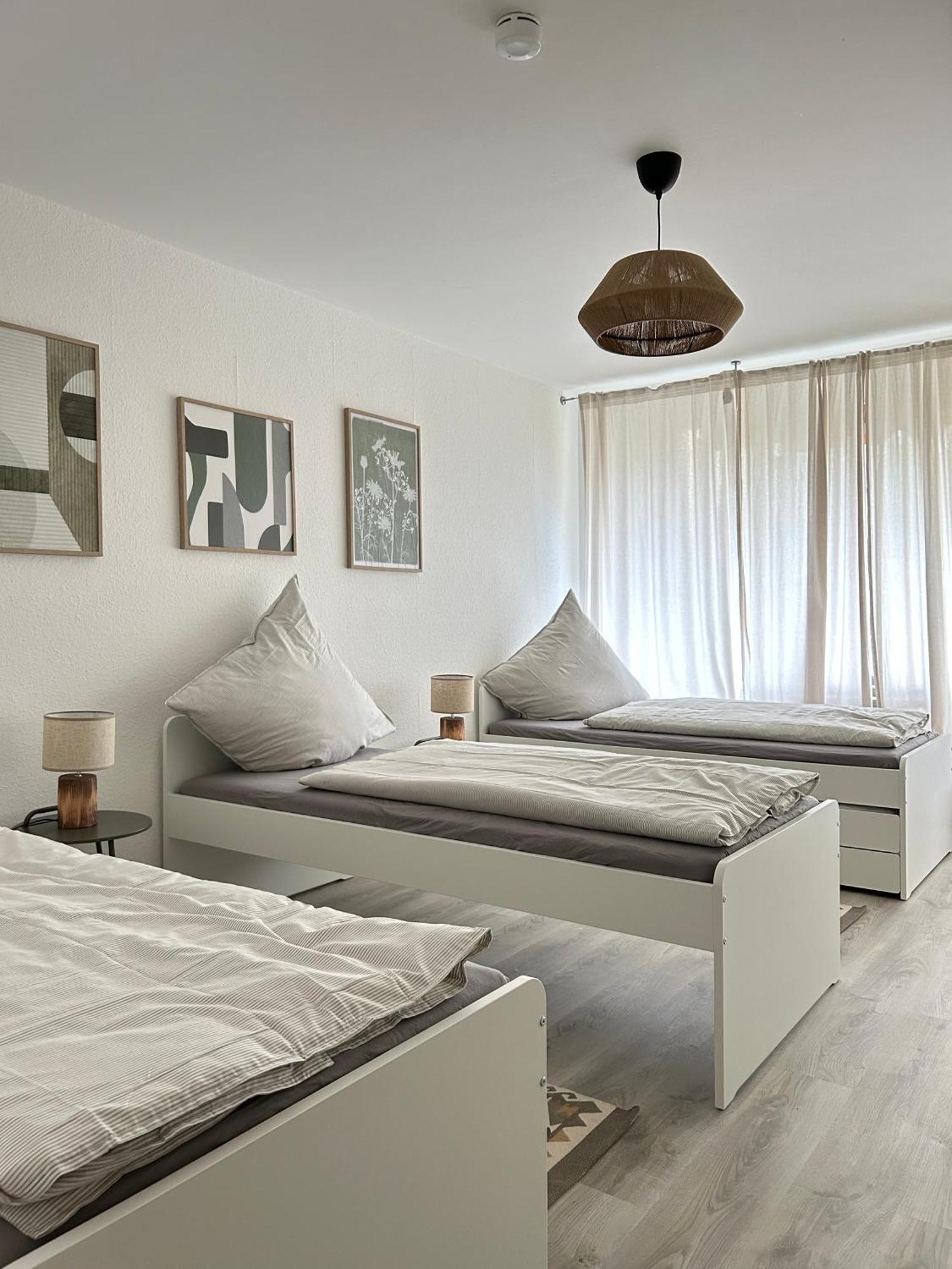 Modernes Designer-Apartment Fuer 7 Gaeste - 80Qm In Zentraler Lage, Self-Check-In Karlsruhe Buitenkant foto
